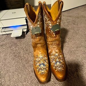 NWT  Shyanne country cowboy boots women’s size 7.5